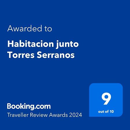 Habitacion Junto Torres Serranos 瓦伦西亚 外观 照片