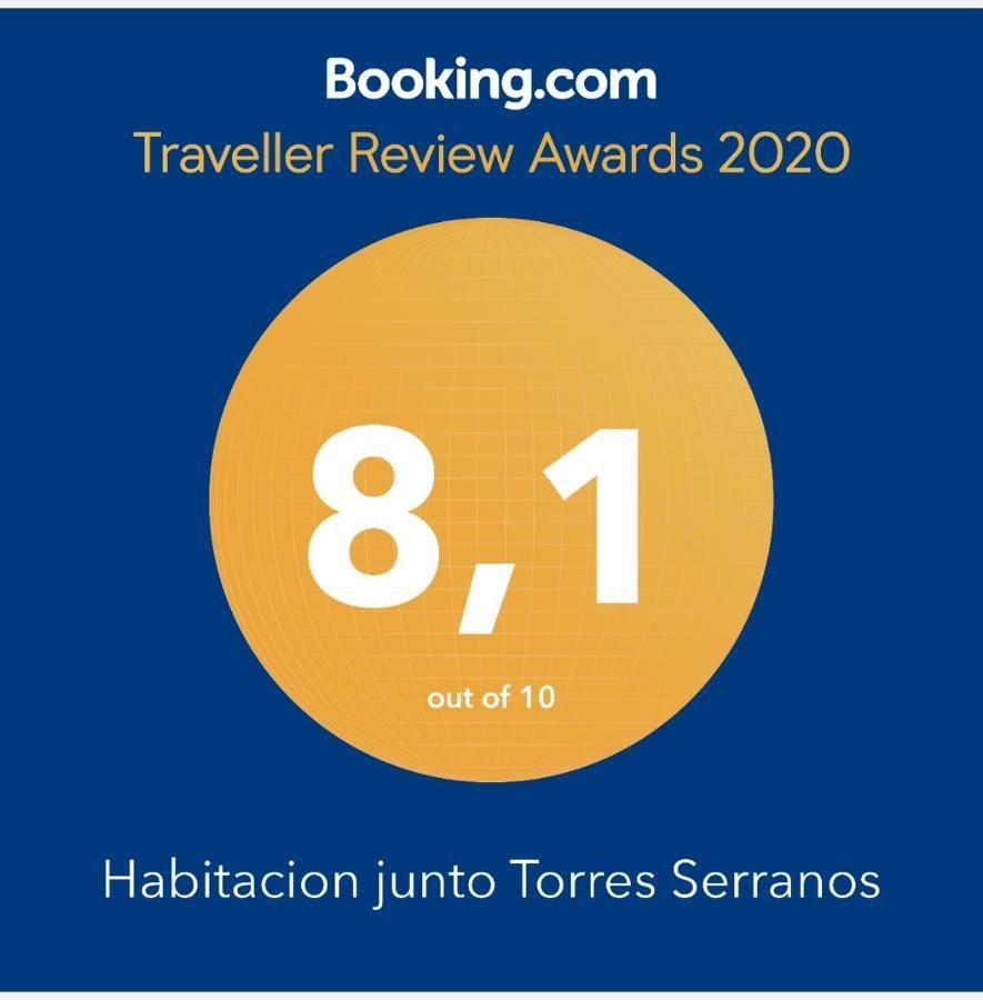 Habitacion Junto Torres Serranos 瓦伦西亚 外观 照片