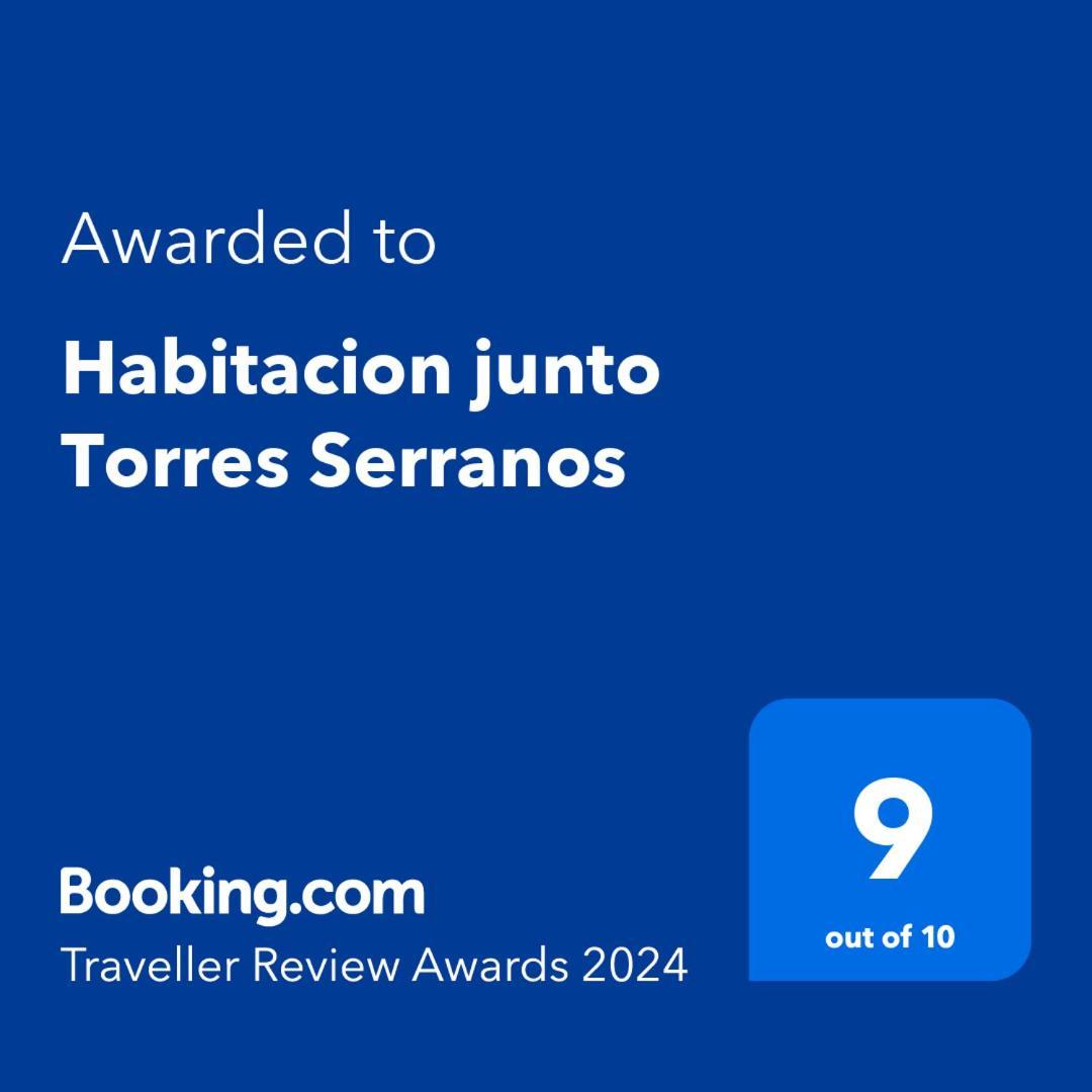 Habitacion Junto Torres Serranos 瓦伦西亚 外观 照片